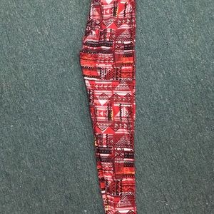 LulaRoe leggings. Red and black print. OS